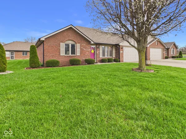 $205,000 | 2819 Peachtree Court, Unit 38, Anderson, IN 46012