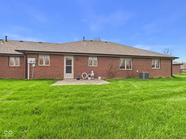 $205,000 | 2819 Peachtree Court, Unit 38, Anderson, IN 46012