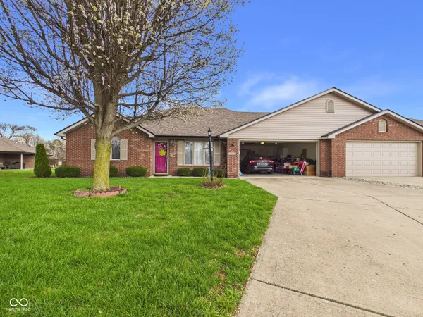 $205,000 | 2819 Peachtree Court, Unit 38, Anderson, IN 46012