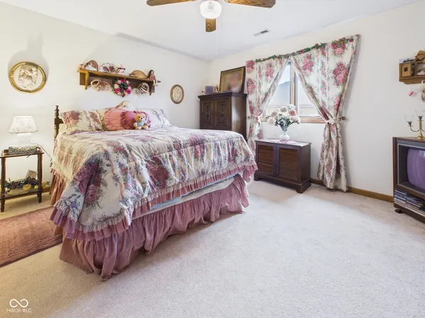 $205,000 | 2819 Peachtree Court, Unit 38, Anderson, IN 46012