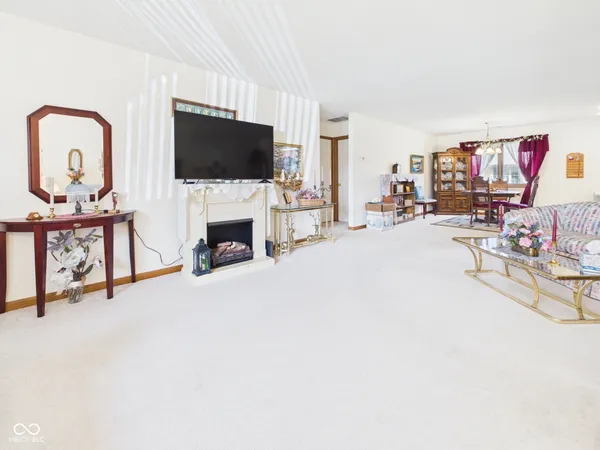 $205,000 | 2819 Peachtree Court, Unit 38, Anderson, IN 46012