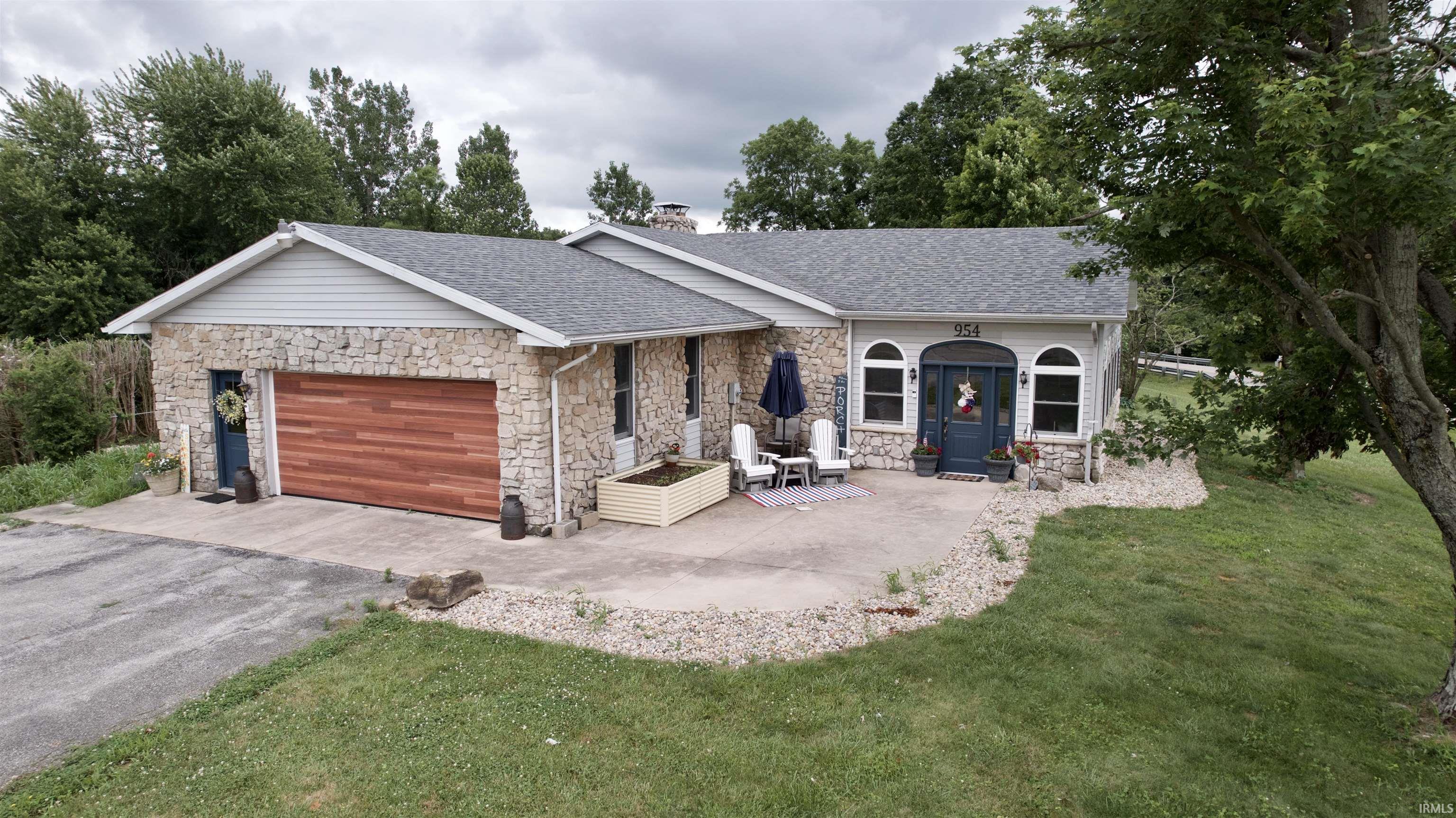 954 Sellers Road Upland, IN 46989 - Photo 3 of 29