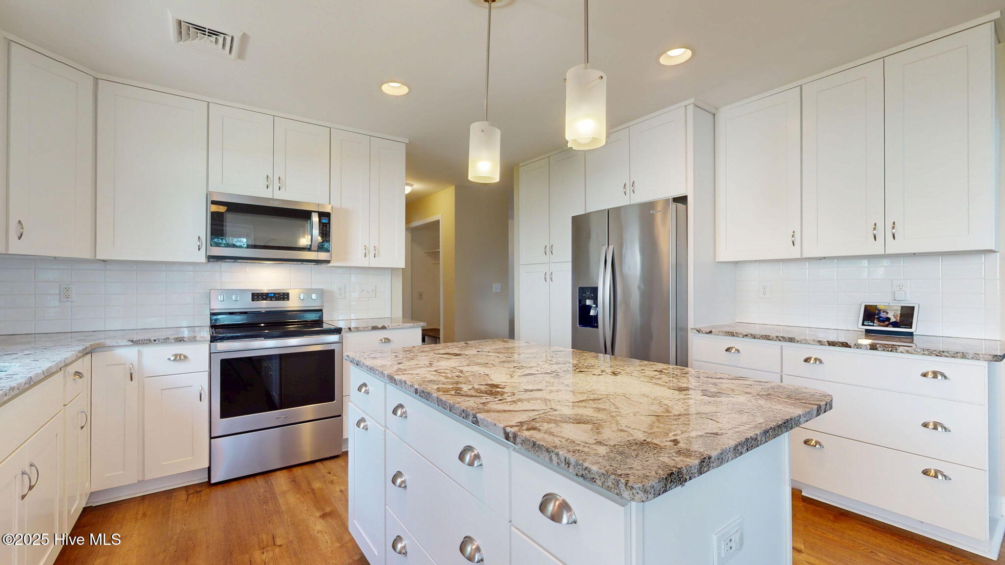 5410 Trade Winds Road New Bern, NC 28560 - Photo 16 of 66 Granite counters