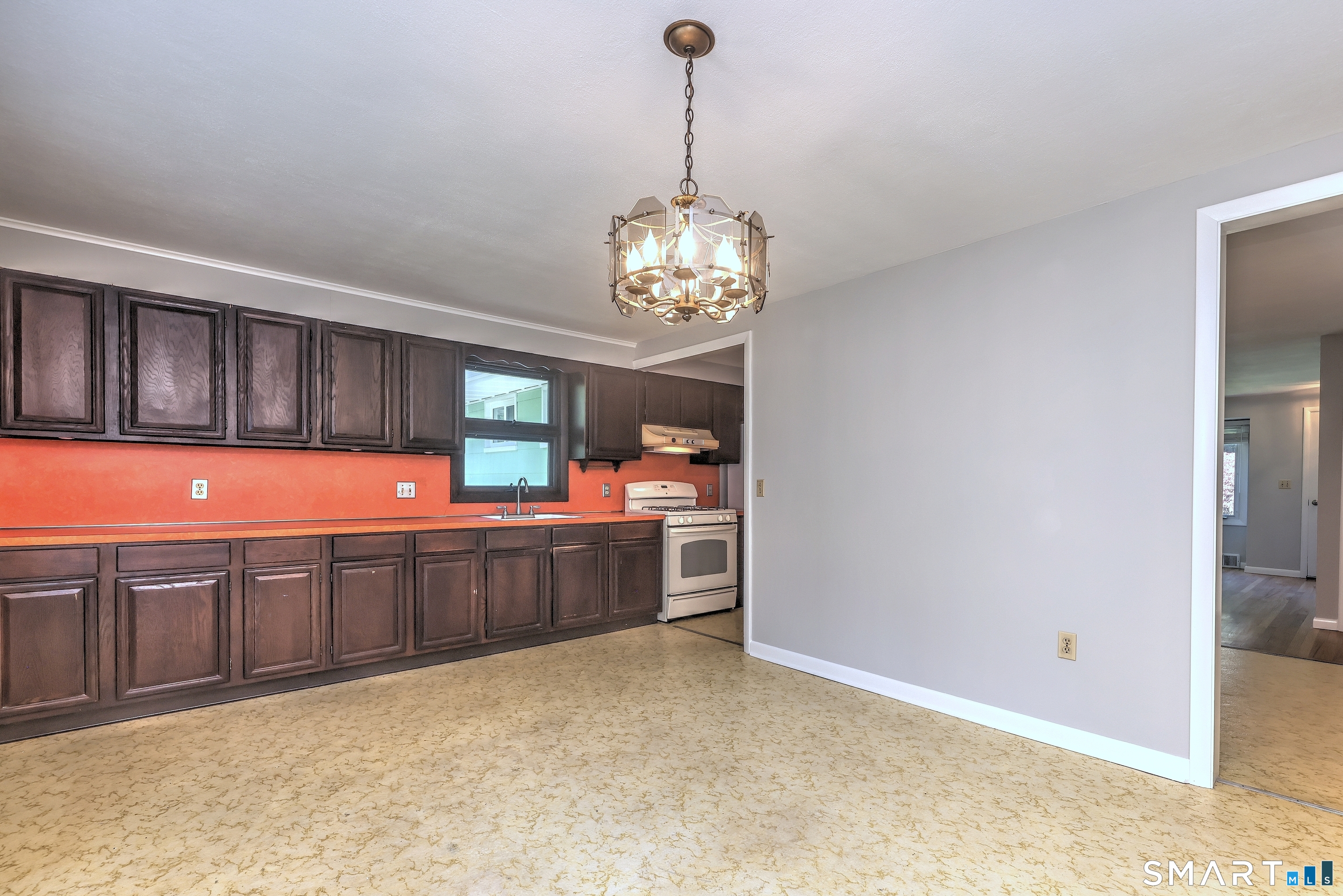88 Bailey Road Middletown, CT 06457 - Photo 13 of 36