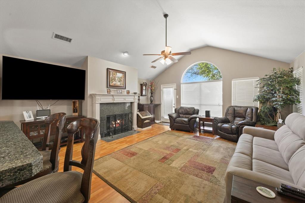 3101 Blake Street Corinth, TX 76210 - Photo 12 of 26
