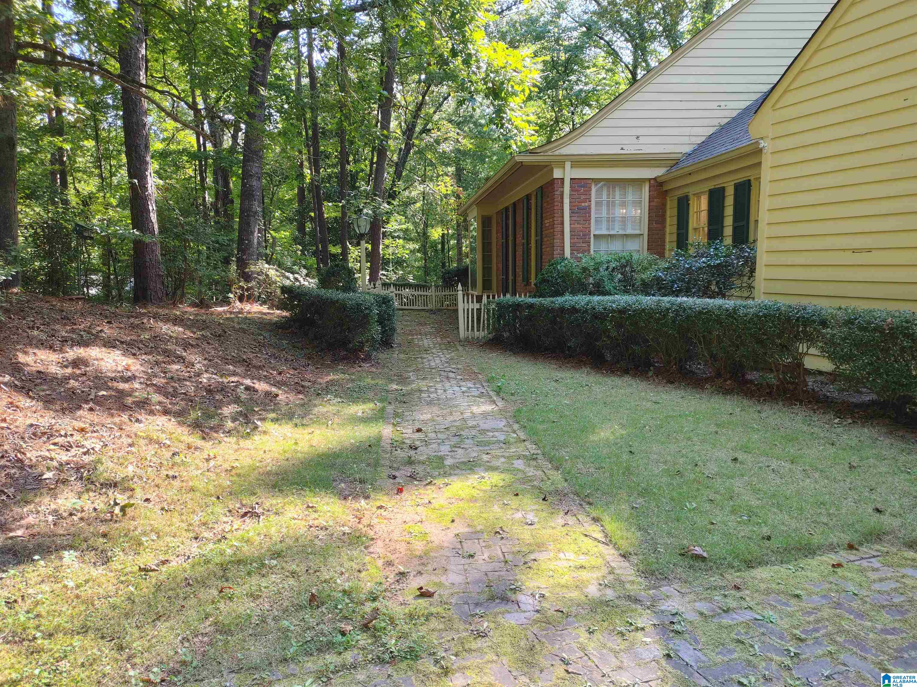 1 Oakland Road Sylacauga, AL 35150 - Photo 3 of 32