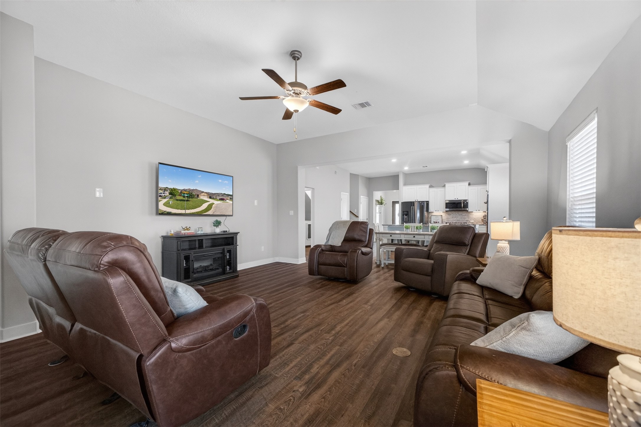 1009 Bright Star Cove Georgetown, TX 78628 - Photo 8 of 40 a living room with furniture