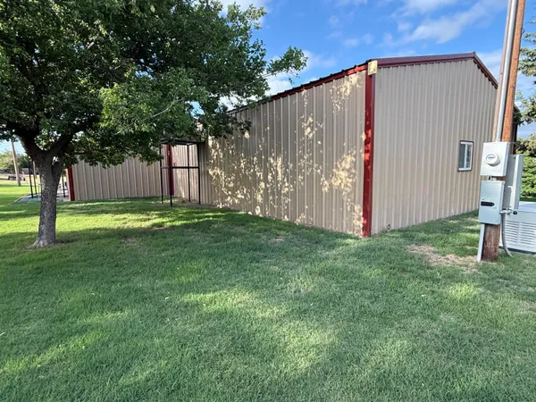 $149,000 | 602 South Young Street, Follett, TX 79034