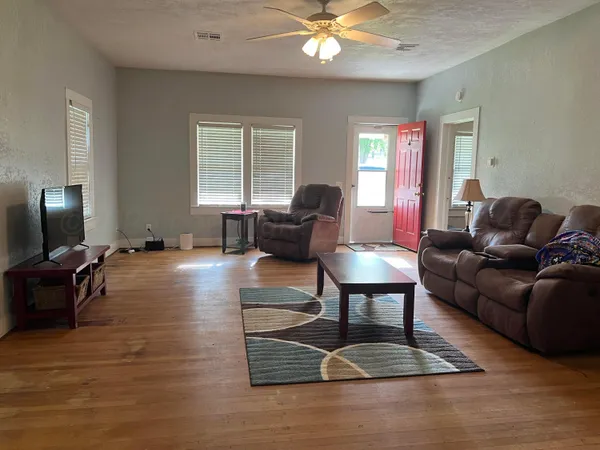 $149,000 | 602 South Young Street, Follett, TX 79034