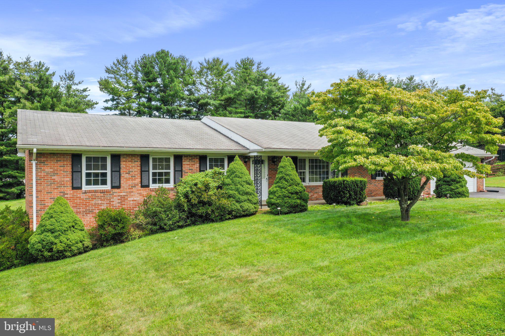 24425 Hanson Road Gaithersburg, MD 20882 - Photo 3 of 52 Gallery Image 3