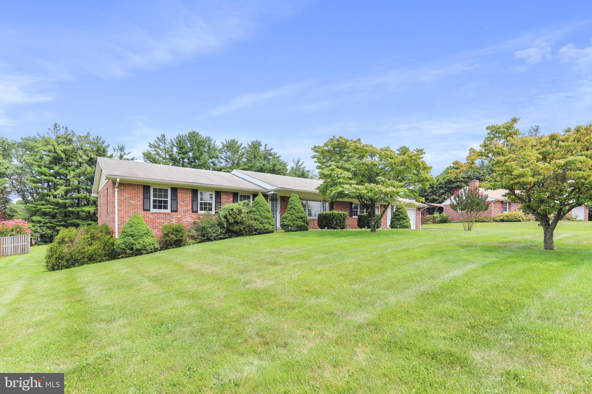 24425 Hanson Road Gaithersburg, MD 20882 - Photo 4 of 52 Gallery Image 4