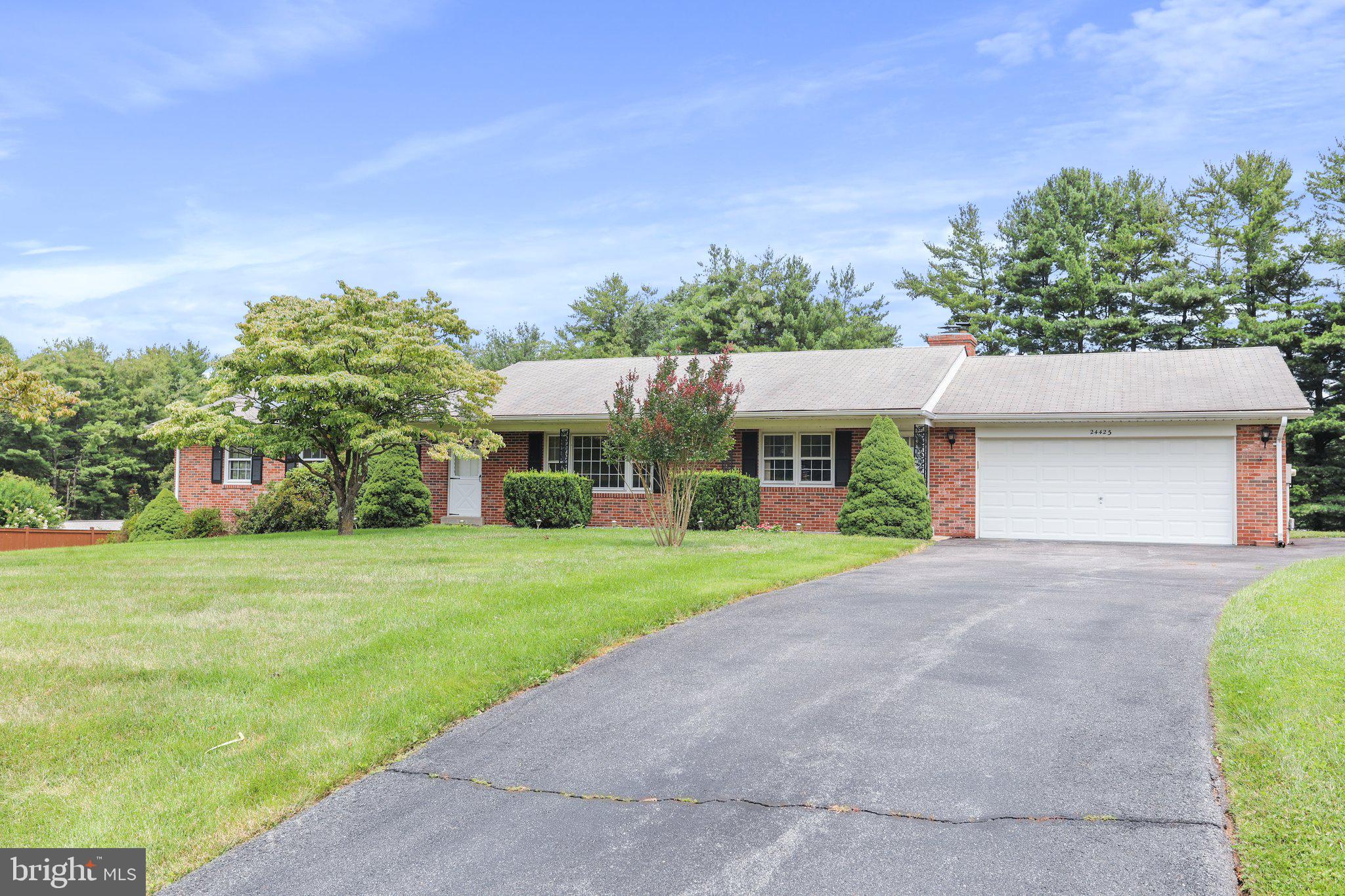 24425 Hanson Road Gaithersburg, MD 20882 - Photo 5 of 52 Gallery Image 5