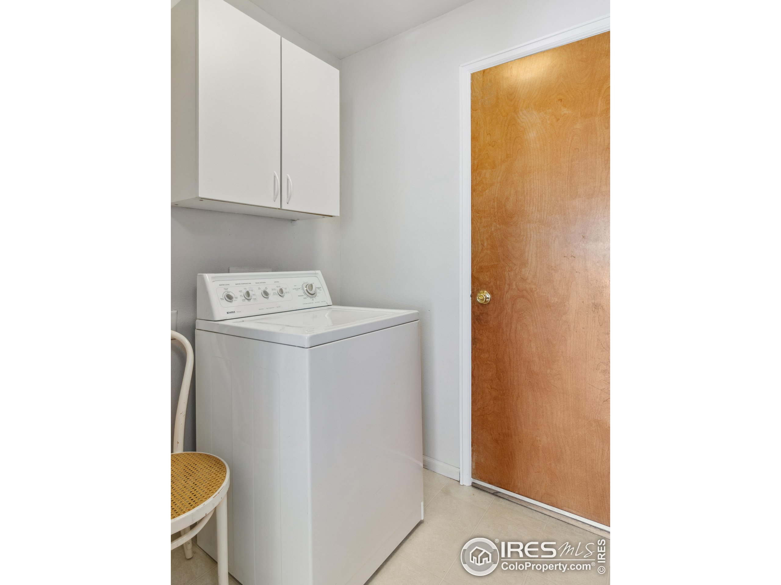 300 Far View Drive, Unit 7 Estes Park, CO 80517 - Photo 11 of 26 a utility room with dryer and washer