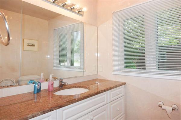 87 Russell Road Framingham, MA 01702 - Photo 20 of 27 Gallery Image 20