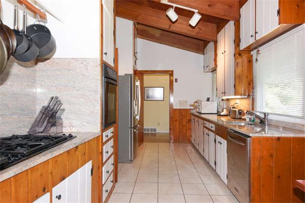 87 Russell Road Framingham, MA 01702 - Photo 8 of 27 Gallery Image 8