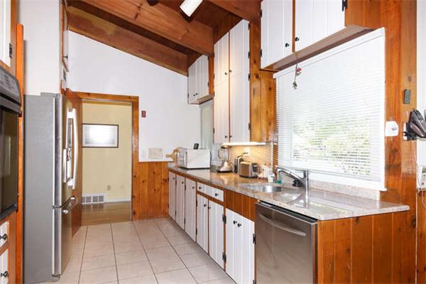87 Russell Road Framingham, MA 01702 - Photo 10 of 27 Gallery Image 10