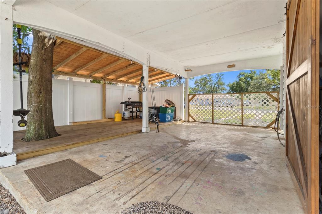 6221 Dalton Street Spring Hill, FL 34606 - Photo 26 of 40 a view of garage