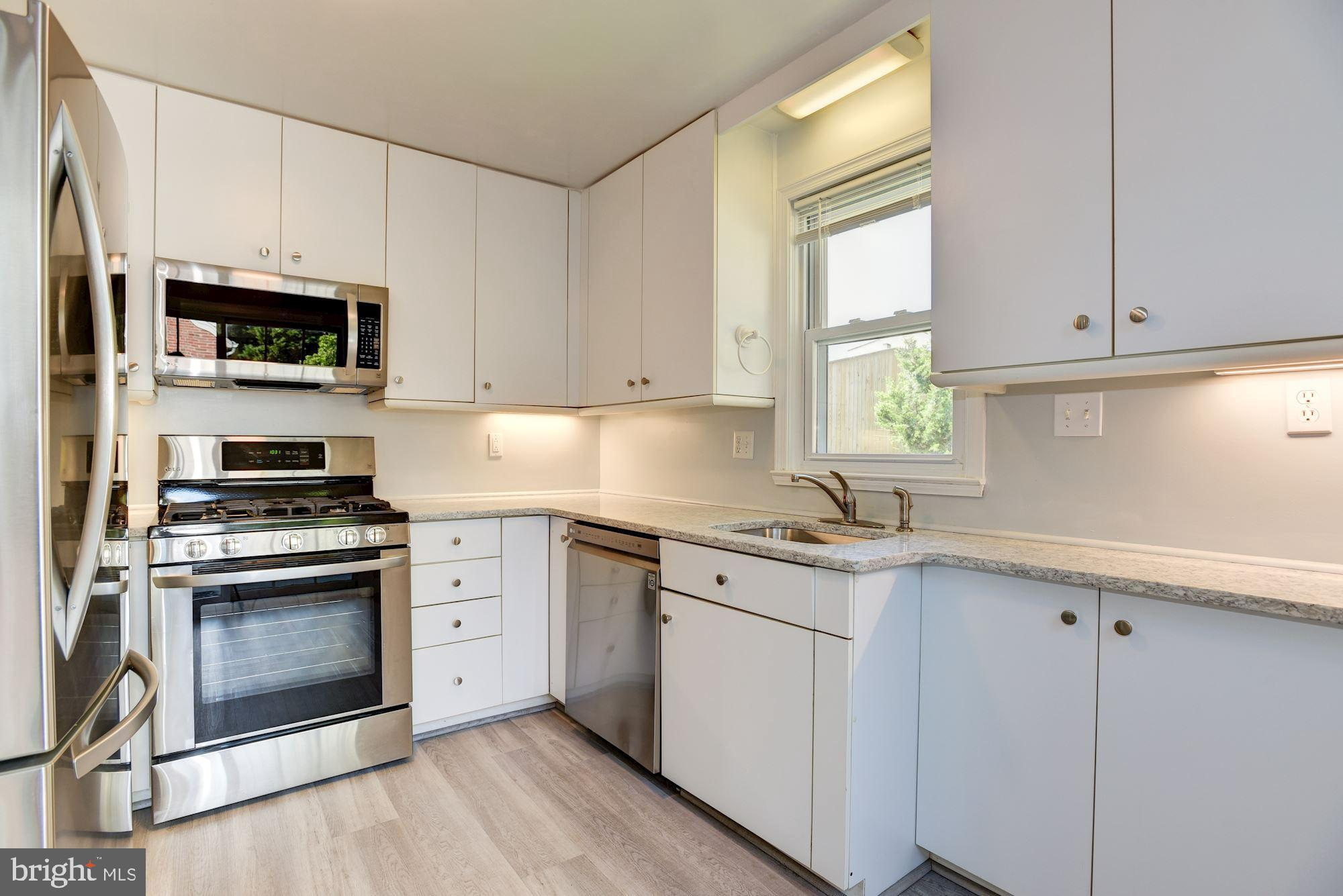 404 Waveland Road Baltimore, MD 21228 - Photo 8 of 28 Kitchen
