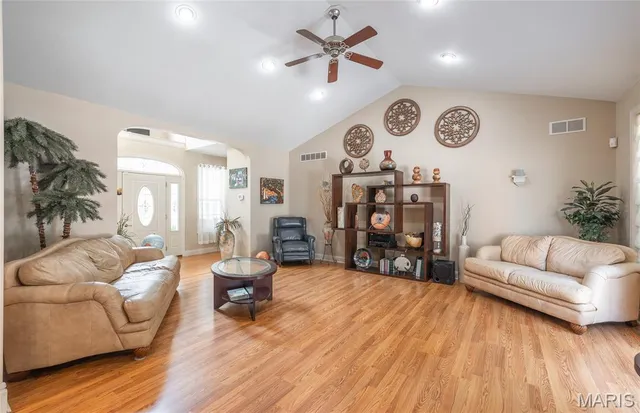 $575,000 | 15021 County Road 1050, St. James, MO 65559