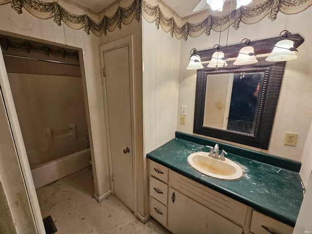 $109,900 | 301 Hickory Street, Oaktown, IN 47561