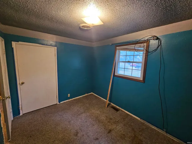 $109,900 | 301 Hickory Street, Oaktown, IN 47561