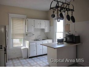 1040 West Elliott Avenue Springfield, IL 62702 - Photo 2 of 24