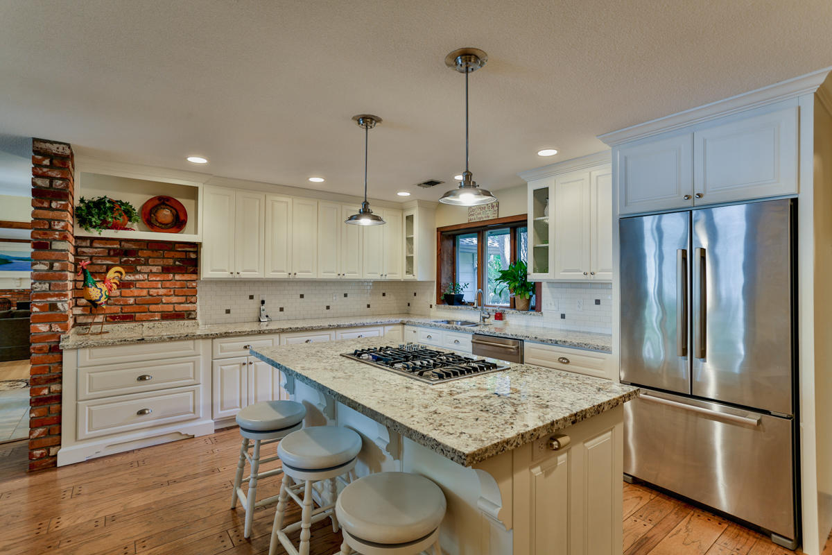6661 Riverside Drive Redding, CA 96001 - Photo 13 of 33 untitled (36 of 138)