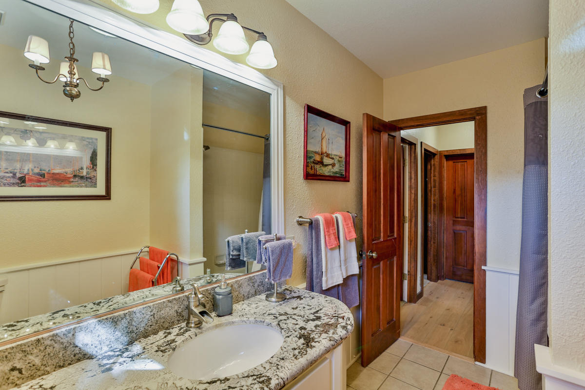 6661 Riverside Drive Redding, CA 96001 - Photo 31 of 33 untitled (72 of 138)