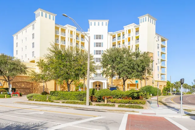 $425,000 | 1437 Pineapple Avenue, Unit 302, Melbourne, FL 32935