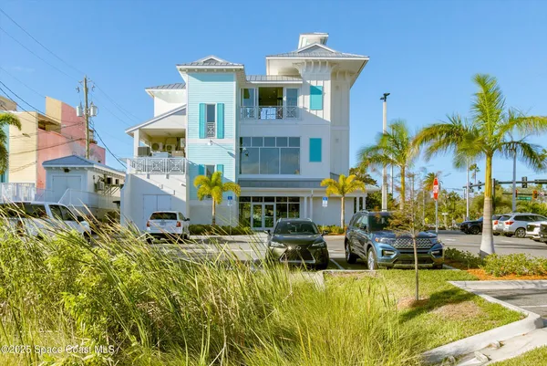 $425,000 | 1437 Pineapple Avenue, Unit 302, Melbourne, FL 32935