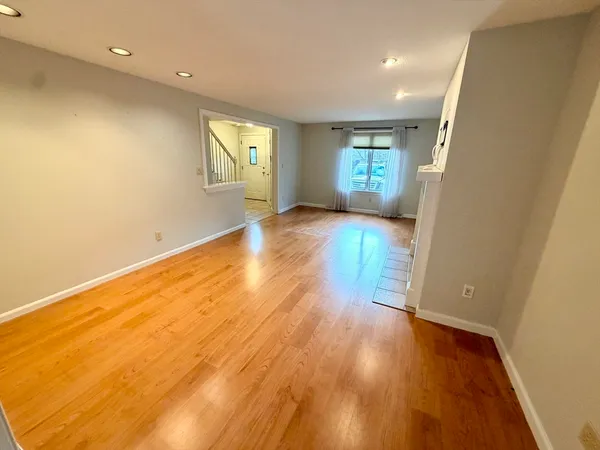 $267,900 | 11 Mansion Woods Drive, Unit F, Agawam, MA 01001