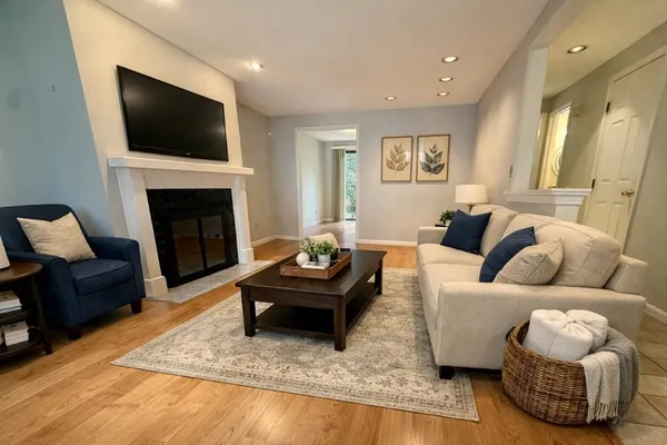 $267,900 | 11 Mansion Woods Drive, Unit F, Agawam, MA 01001