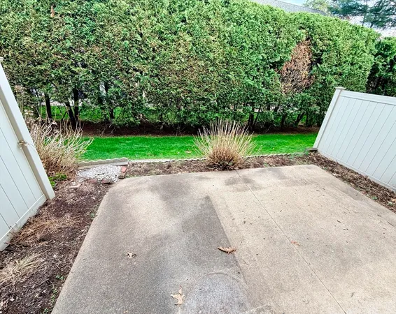 $267,900 | 11 Mansion Woods Drive, Unit F, Agawam, MA 01001