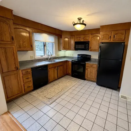 $267,900 | 11 Mansion Woods Drive, Unit F, Agawam, MA 01001