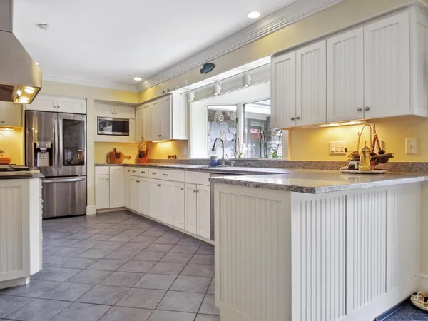$850,000 | 16 Davis Point Road, Wayne, ME 04284