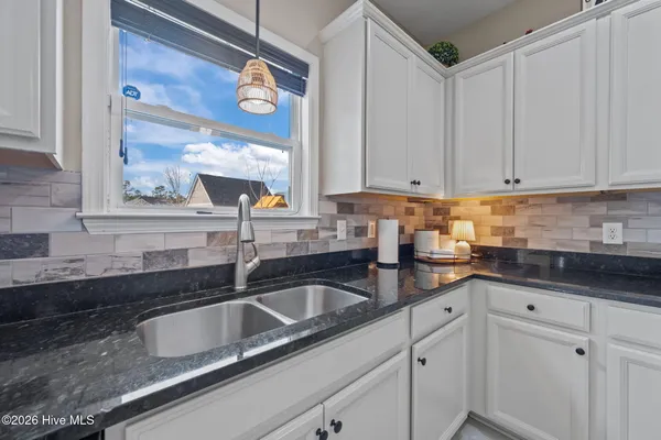 $479,900 | 304 Bear Run, Maple Hill, NC 28454