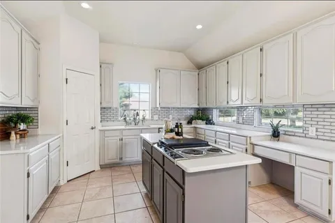 $584,900 | 711 Parkway Boulevard, Coppell, TX 75019