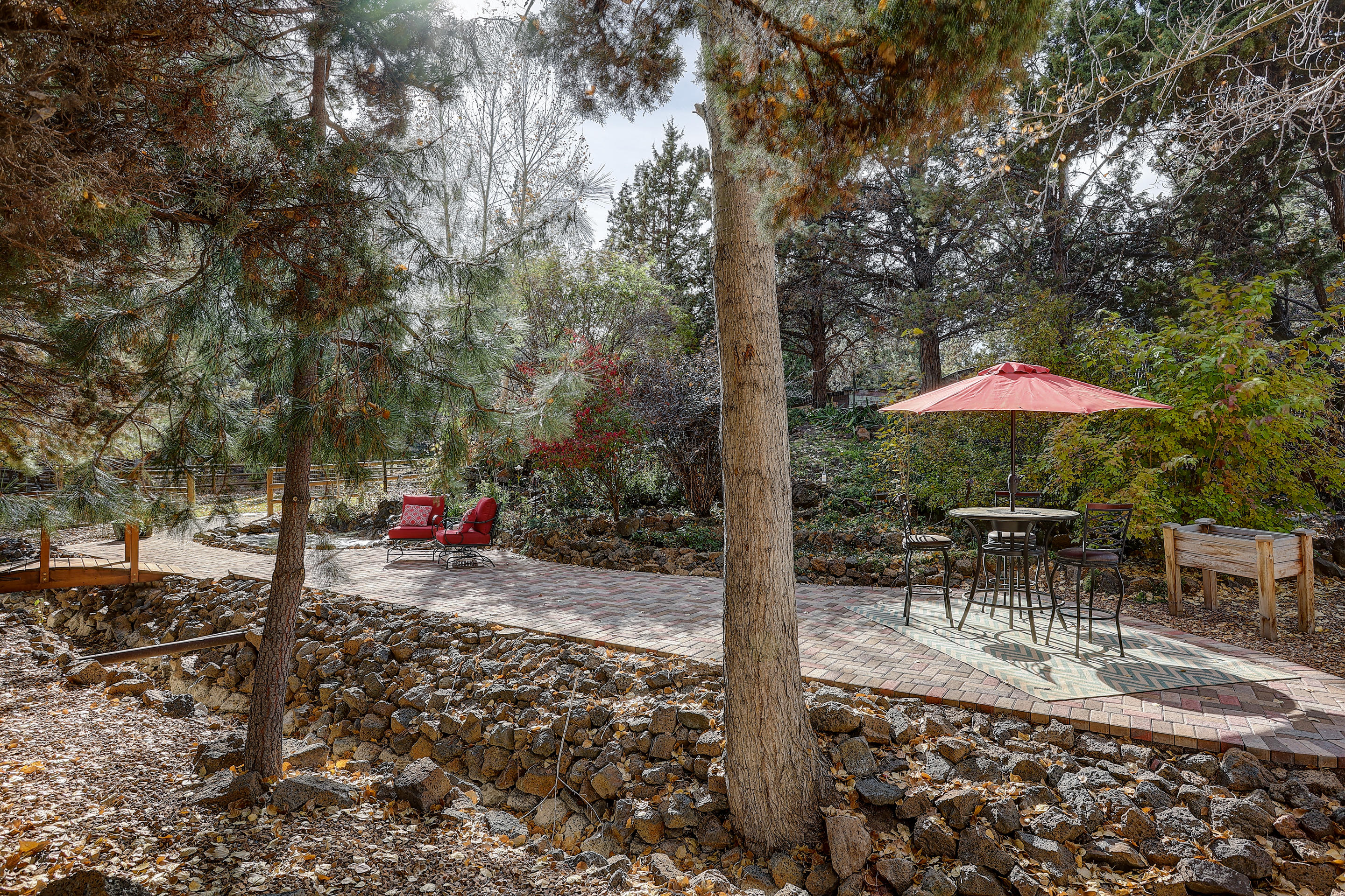 61267 Benham Road Bend, OR 97702 - Photo 33 of 49 Yard patio spaces