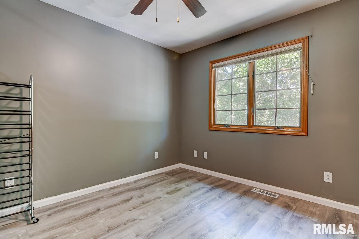 29 Charlene Lane Springfield, IL 62711 - Photo 17 of 35