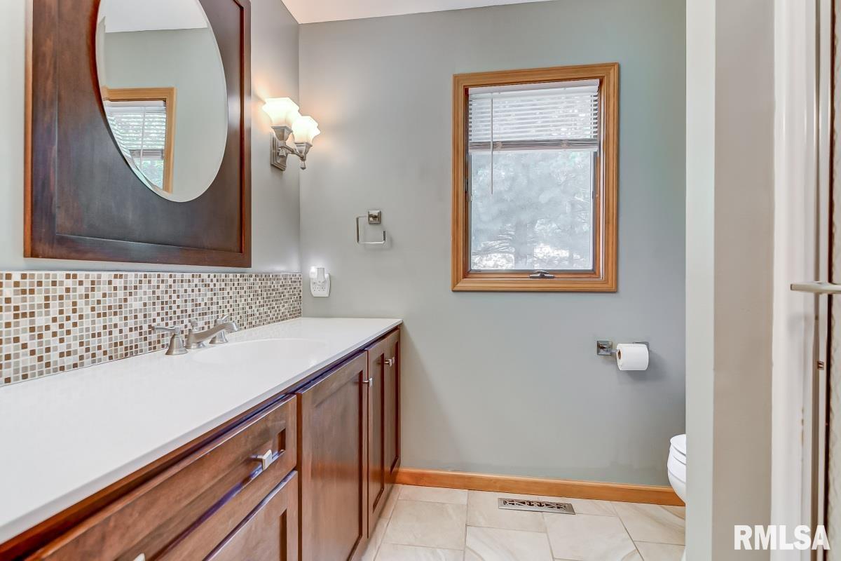 29 Charlene Lane Springfield, IL 62711 - Photo 19 of 35