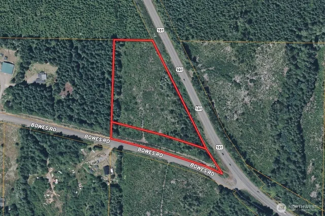 a view of an outdoor space