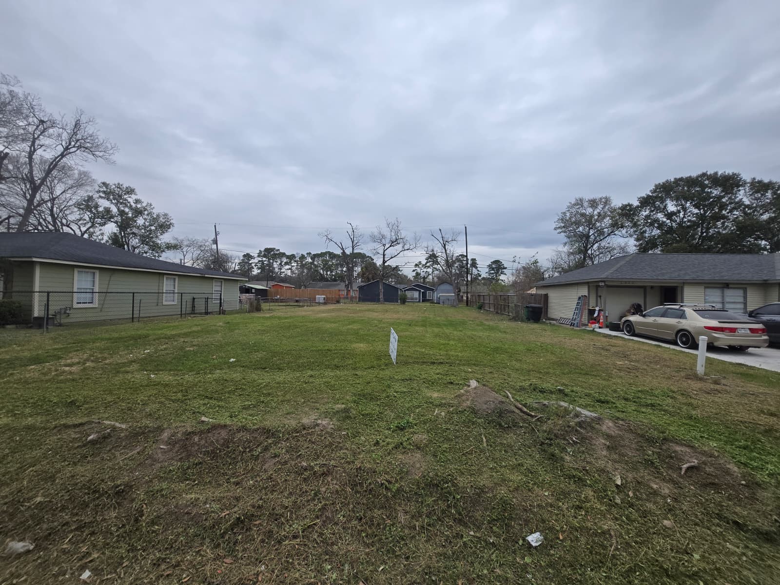 a view of a house with a big yard