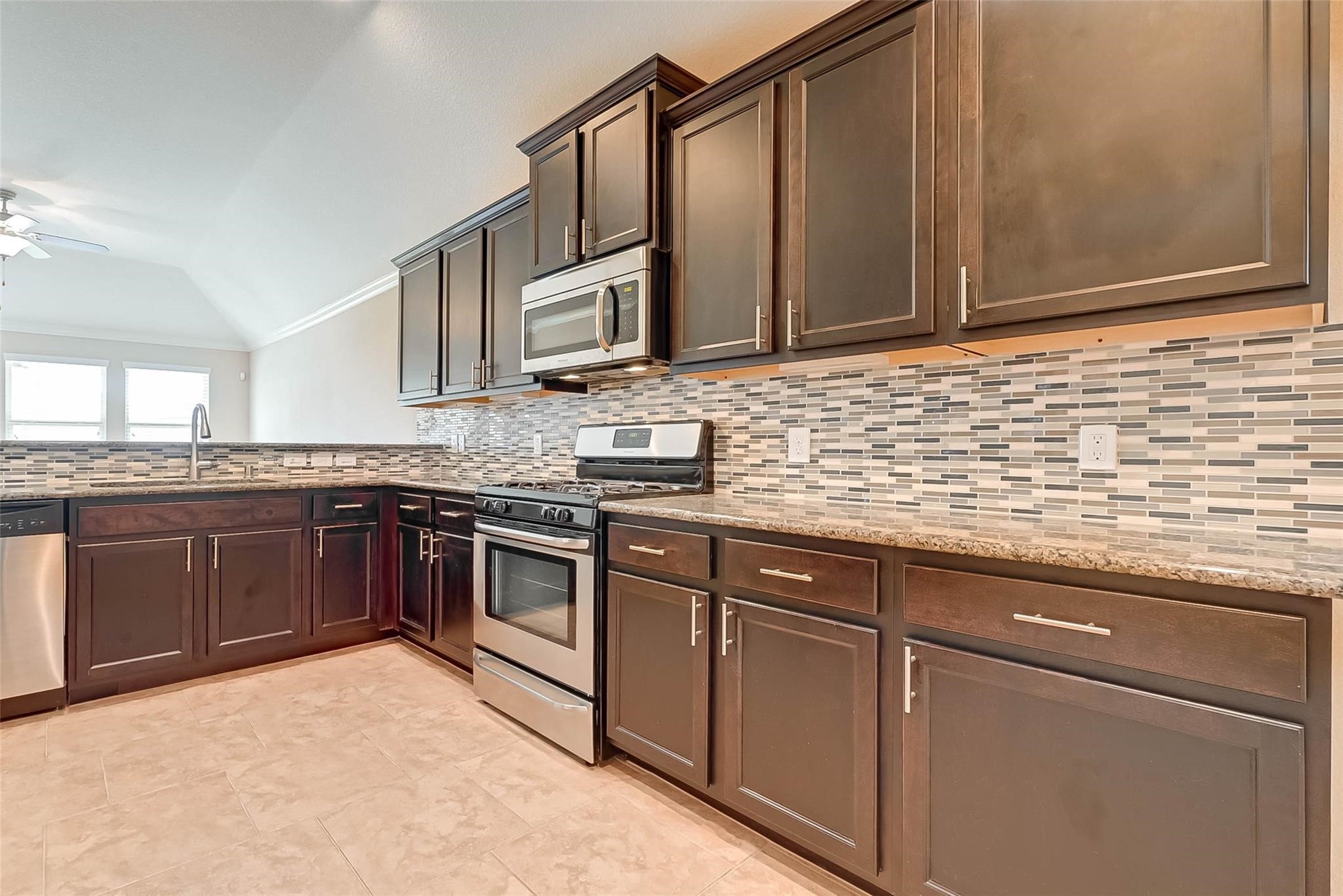 7023 Villa Mountain Lane Spring, TX 77379 - Photo 10 of 15 Photos are not current. Photos taken before current tenants move-in.