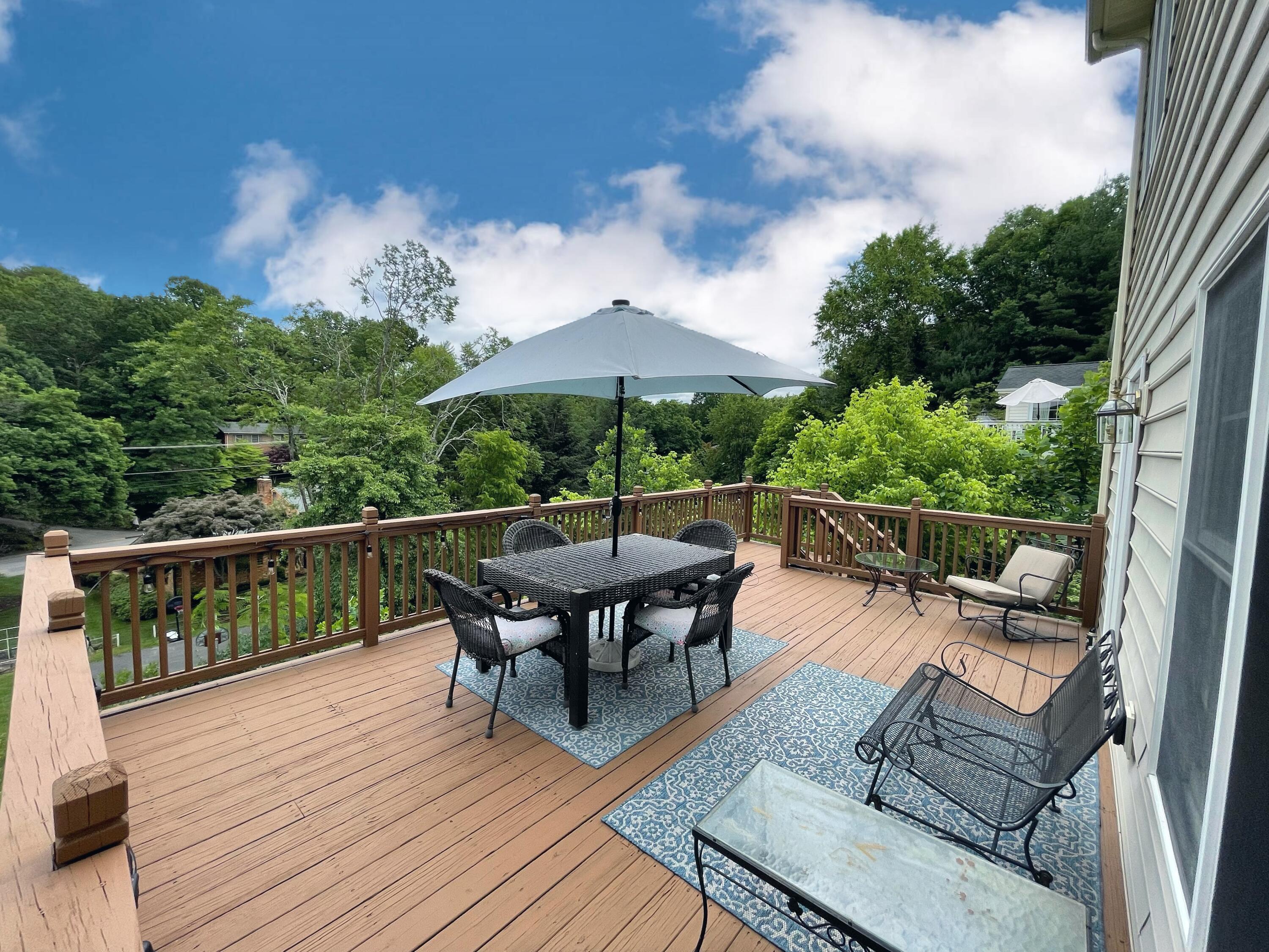 3722 Winding Way Road Southwest Roanoke, VA 24015 - Photo 11 of 63 BE23F763-638F-46A1-96B7-2BBD58A4B024