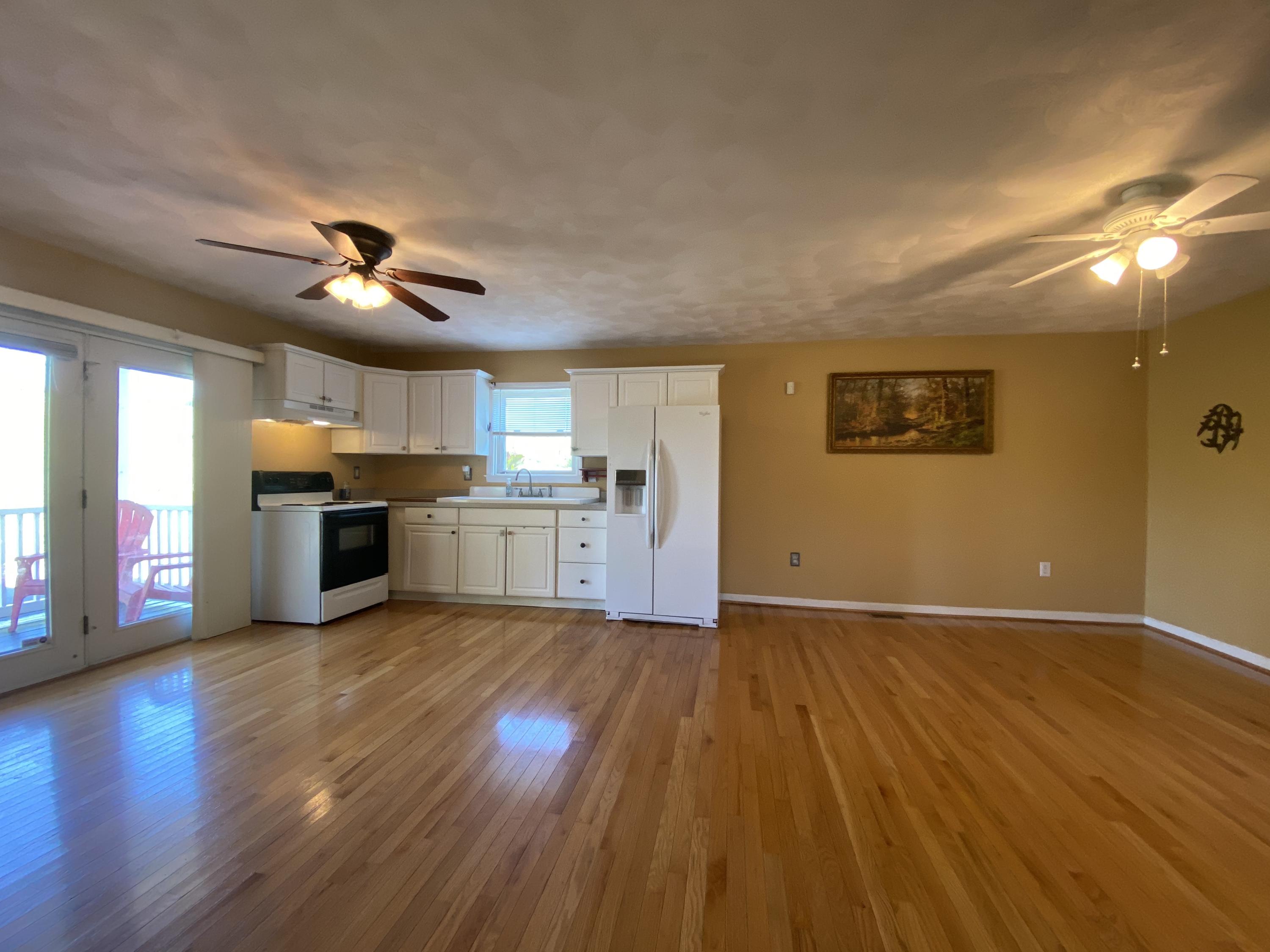 301 Treetop Road Rocky Mount, VA 24151 - Photo 6 of 22 IMG_2016