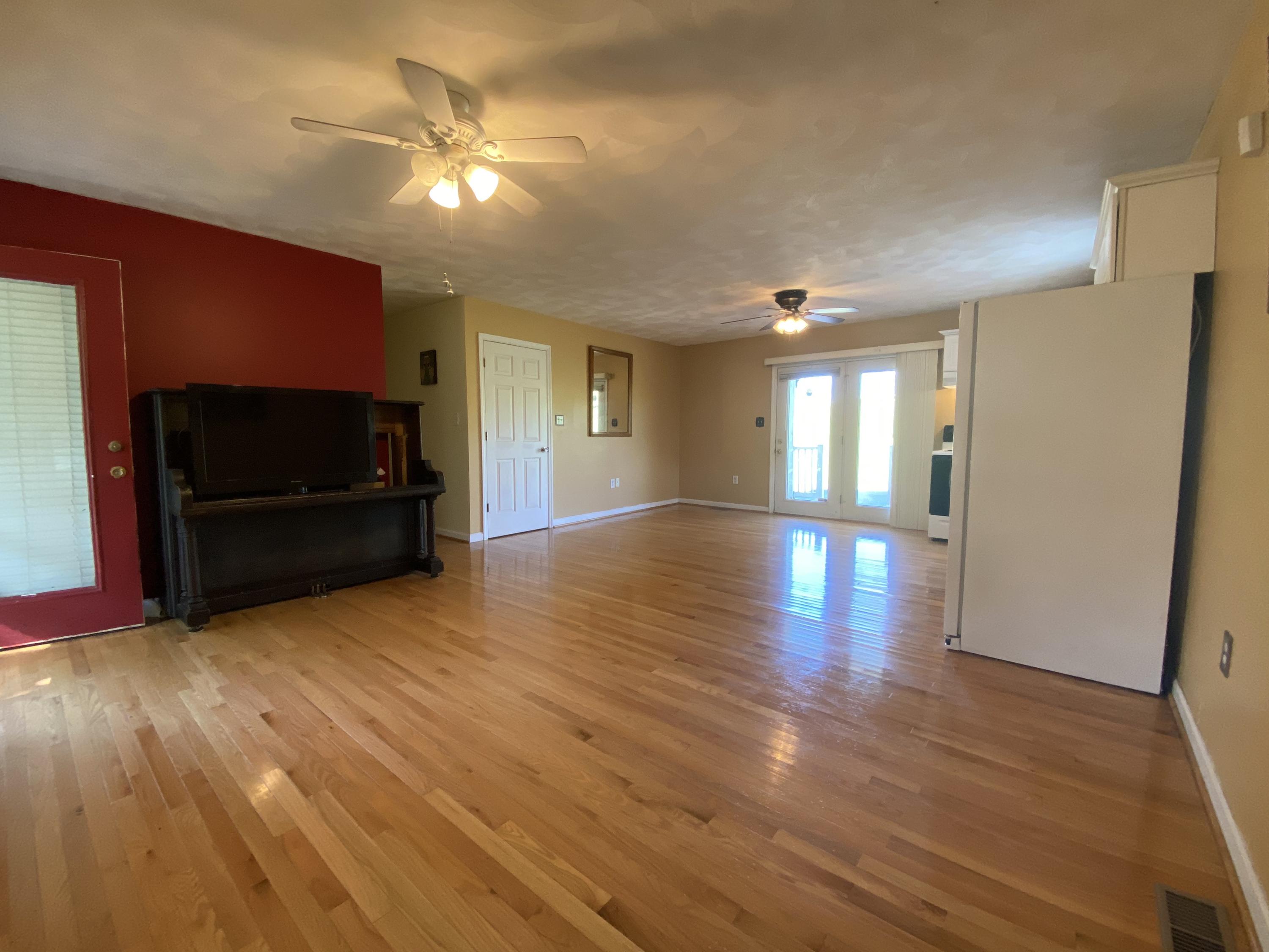 301 Treetop Road Rocky Mount, VA 24151 - Photo 7 of 22 IMG_2015