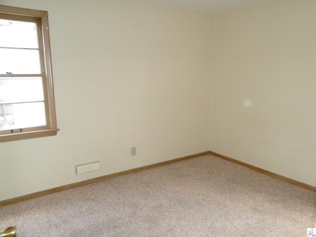 5106 Oneida Street Duluth, MN 55804 - Photo 8 of 16 Gallery Image 8