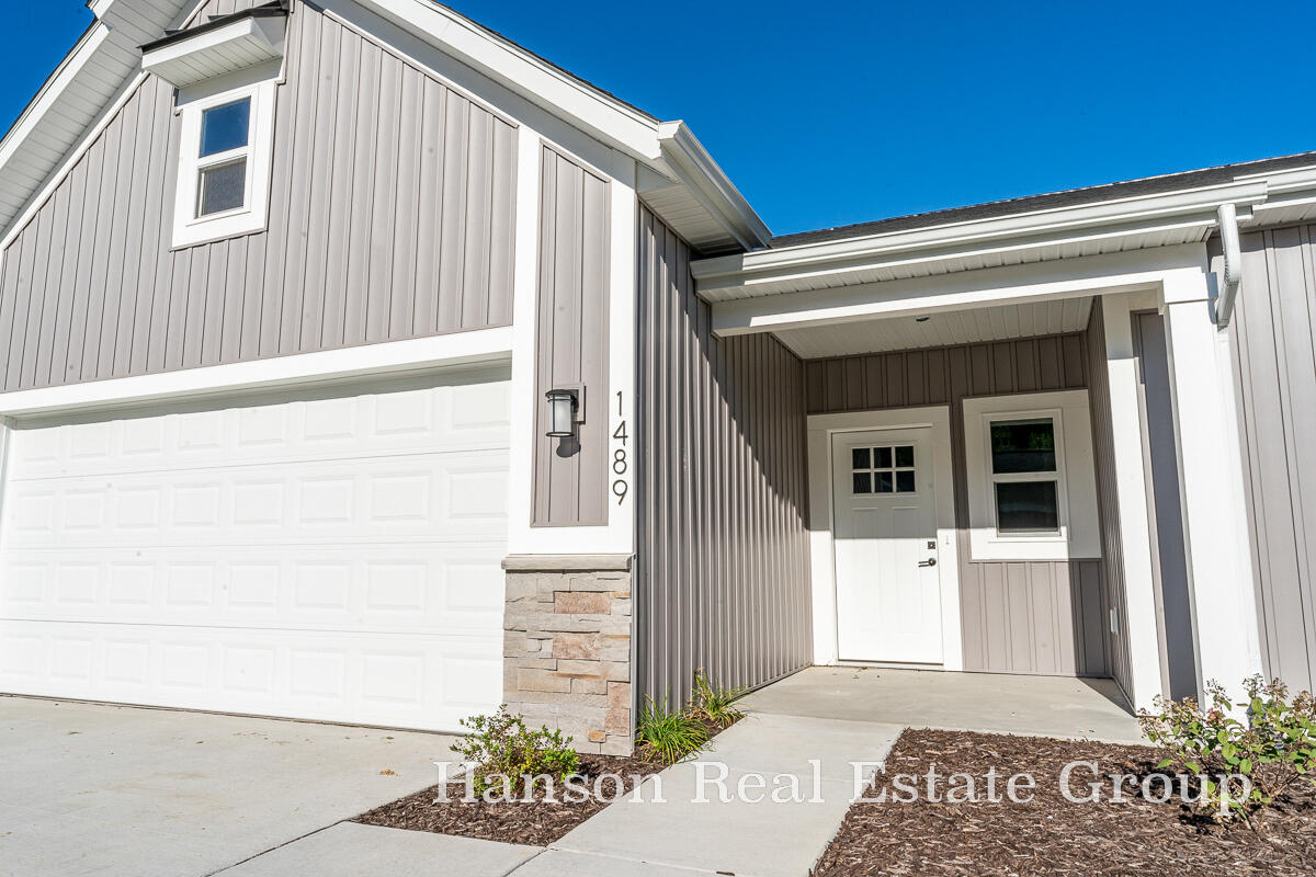 1422 Ctr Hl Road, Unit 46 Lowell, MI 49331 - Photo 1 of 29 CumberlandFall22_04