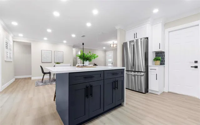 $689,900 | 11201 Hidden Valley Drive, Tampa, FL 33618