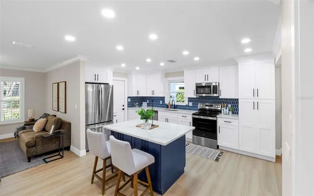 $689,900 | 11201 Hidden Valley Drive, Tampa, FL 33618